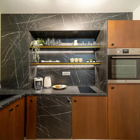 Appartement Bumblebee With Cozy Balcony Near Victoriei Avenue Bucarest