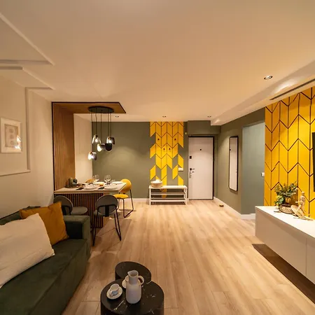 Bumblebee With Cozy Balcony Near Victoriei Avenue *