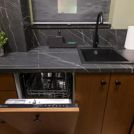 Bumblebee With Cozy Balcony Near Victoriei Avenue Διαμέρισμα *