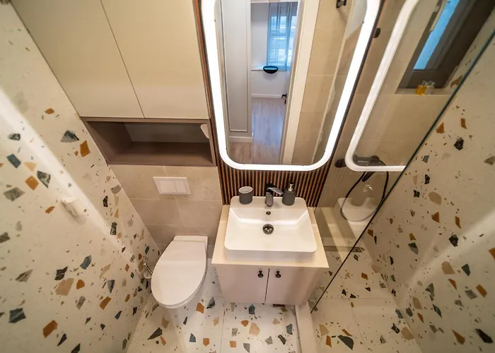 Bumblebee With Cozy Balcony Near Victoriei Avenue Διαμέρισμα *