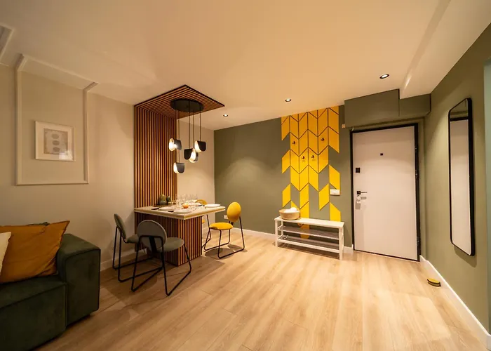 Appartement Bumblebee With Cozy Balcony Near Victoriei Avenue *
