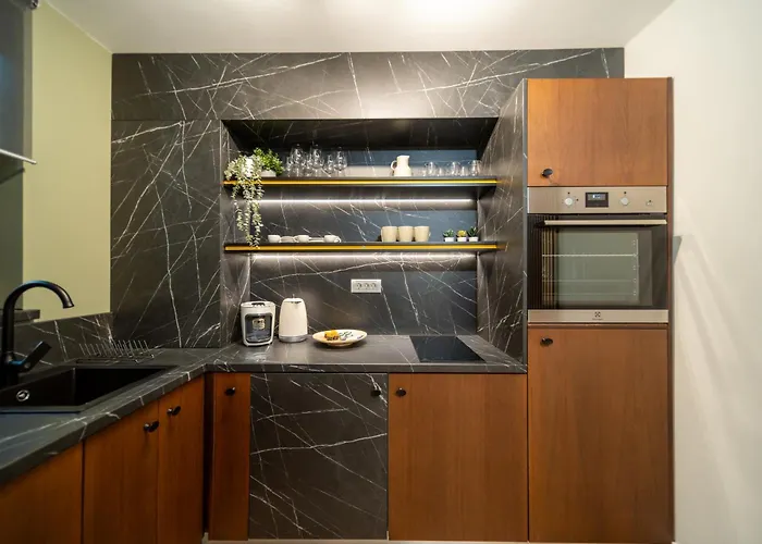 Apartament Bumblebee With Cozy Balcony Near Victoriei Avenue Bucureşti