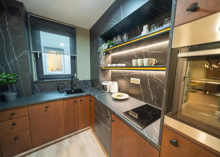 Apartament Bumblebee With Cozy Balcony Near Victoriei Avenue Bucureşti