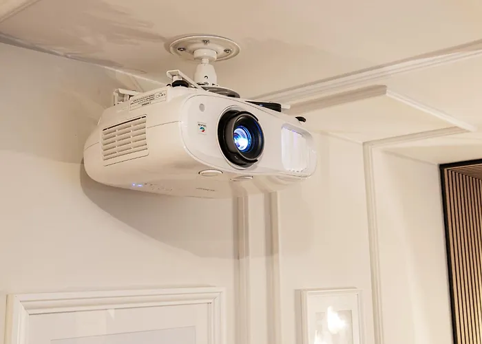 Apartament Bumblebee With Cozy Balcony Near Victoriei Avenue